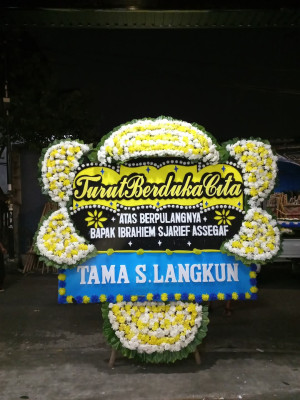 Papan Bunga Duka di Cipayung