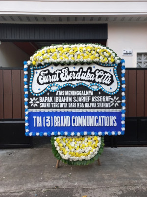 Papan Bunga Duka di Cipayung